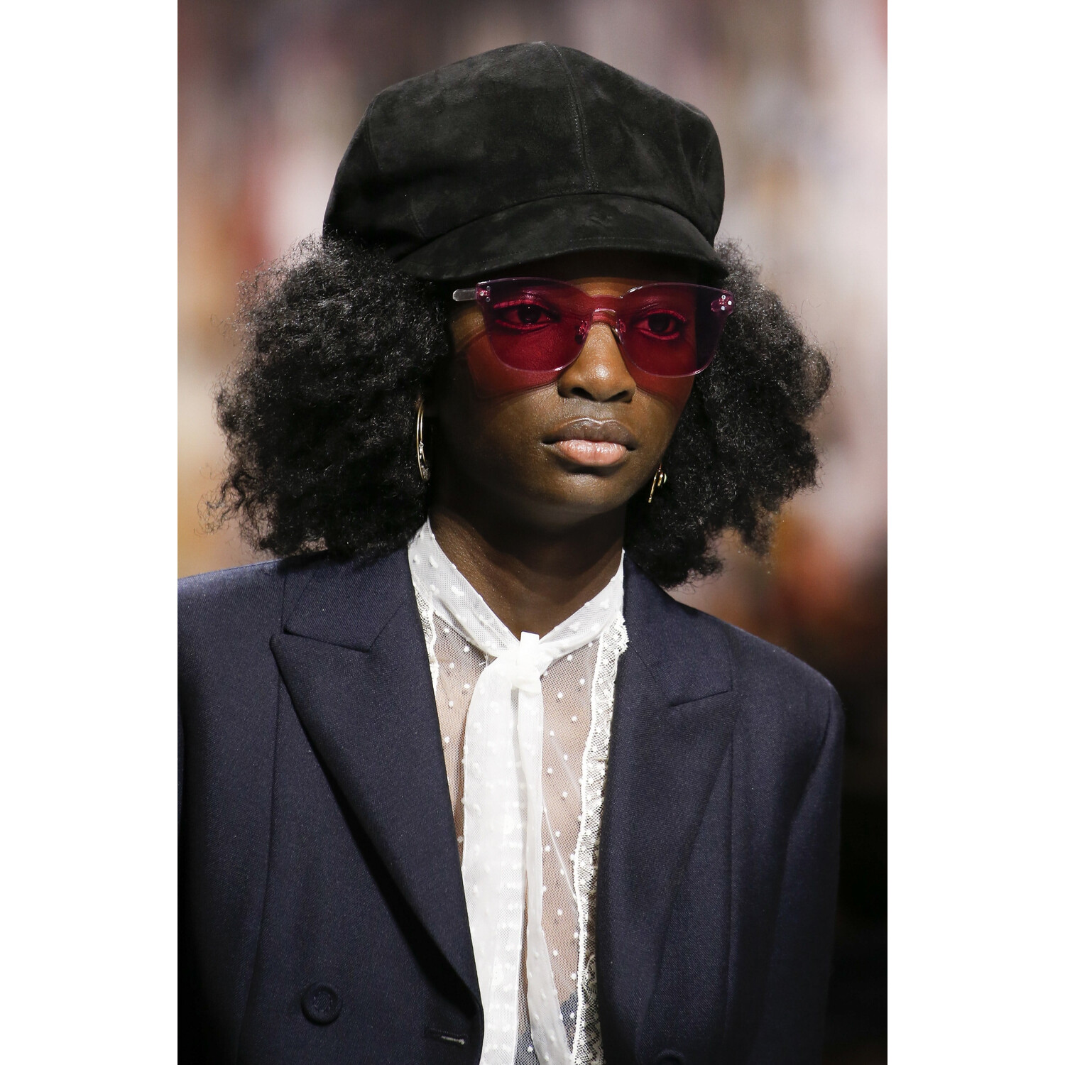 Фото Details Christian Dior , Details Dior Fall 2018 Ready-to-Wear , Детали показа Кристиан Диор , Детали показа Диор осень зима 2018 , Fashion show , неделя моды в Париже , PFW , Мария Грация Кьюри , Mainstyles
